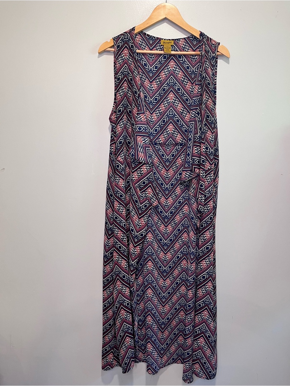 Vtg Wrangler Chevron Print Sleeveless Maxi Cardigan in Navy and Pink